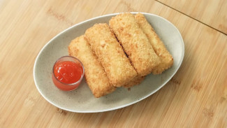 Ngeju Banget! Resep Risoles Kornet Keju Creamy ala Devina Hermawan, Luar Renyah Dalam Gurih Lembut, Kulit Anti Sobek