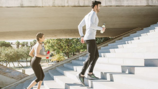 Naik Turun Tangga, Trik Sederhana Turunkan Berat Badan dan Jaga Jantung Sehat