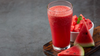 Cuaca Panas Bikin Kamu Kehausan? Yuk Cobain Jus Semangka Jeruk Nipis!