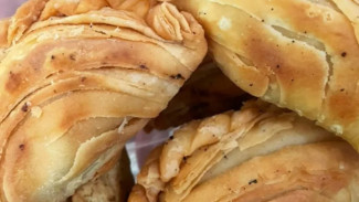 Curry Puff Mini Frozen Keju Pedas, Renyahnya Bikin Nagih!