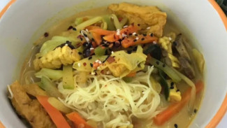 Vegan Curry Laksa, Gurih Tanpa Santan Hewani Tetap Nikmat!