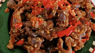 Dendeng Sapi Kering Manis Pedas Crispy, Gurihnya Bikin Nagih!