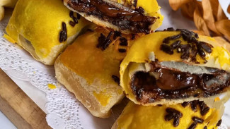 Resep Bolen Pisang Coklat Lumer yang Empuk dan Lezat