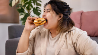 Emotional Eating, Stres Bikin Kita Makan Berlebihan?