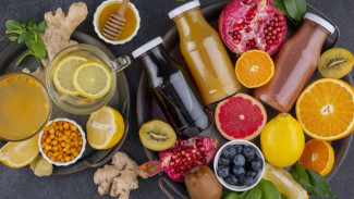 Masalah dengan Jerawat? Kamu Harus Coba Jus Buah Ini untuk Mengatasinya!