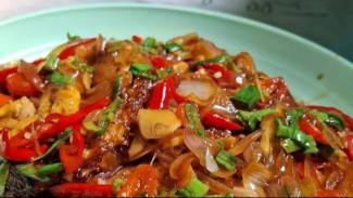 Jangan Hanya Digoreng! Ini Resep Telur Dadar Pedas Manis yang Simpel dan Enak