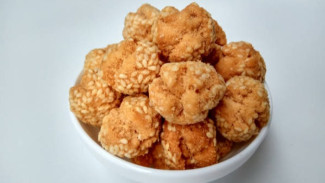 Resep Onde-Onde Ketawa Anti Gagal Renyah di Luar Lembut di Dalam