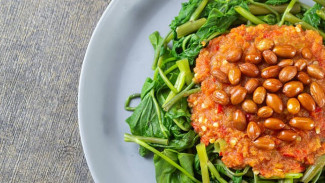 Resep Plecing Kangkung Pedas Segar Khas Lombok yang Bikin Ketagihan