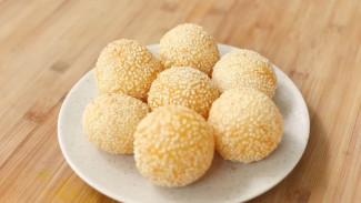 Resep Onde-Onde Telur Asin, Rasanya Bikin Susah Berhenti Ngunyah