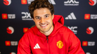 Resmi! Senne Lammens Gabung Manchester United hingga 2030