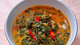 Gulai Daun Singkong Padang Gurihnya Bikin Ketagihan