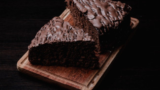 Kue Cokelat Kukus Saus Coklat yang Enak dan Menggugah Selera!