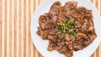Bingung Masak Daging? Coba Resep Beef Teriyaki Rumahan Ini Dijamin Empuk dan Praktis