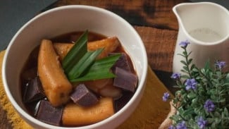 Gak Cuma Enak, Warnanya Juara! Resep Kolak Pisang Ubi Ungu yang Bikin Ngiler!