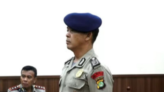 Bripka Rohmat Menangis Minta Maaf, Divonis Demosi 7 Tahun Usai Lindas Ojol Affan