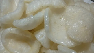 Krupuk Ikan Gurih Renyahnya Bikin Susah Berhenti Ngemil