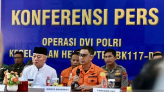 Detik Detik Evakuasi 8 Korban Helikopter Jatuh Di Kalsel, Ada Yang Utuh Hingga Hangus