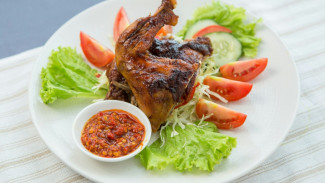 Ayam Bakar Teflon Anti Gagal, Bumbunya Meresap Sampai ke Tulang