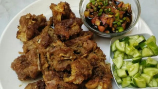 Kambing Guling Bumbunya Meresap Sampai ke Tulang