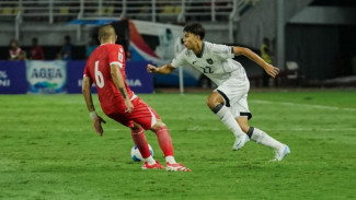 Penilaian Patrick Kluivert untuk Debut Adrian Wibowo di Timnas Indonesia