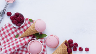 Es Krim Stroberi Yoghurt, Camilan Dingin Untuk Hadapi Cuaca Panas