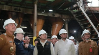 Dorong Serapan Gula Petani Rakyat, Emil Dardak Kunjungi Pabrik Gula Gending