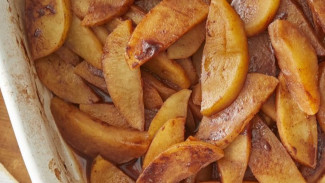Apel Panggang Kayu Manis, Dessert Hangat yang Selalu Jadi Favorit!