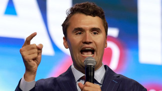 Charlie Kirk Tewas Tertembak di Leher saat Pidato di Utah Valley University