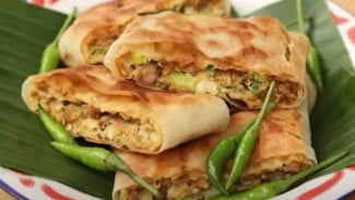 Resep Praktis Martabak Telur Ayam Kecap Ala Chef Devina, Gurih dan Bikin Nagih!