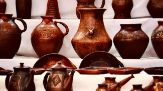 Hobi Koleksi Guci Antik, Investasi Seni Bernilai Tinggi