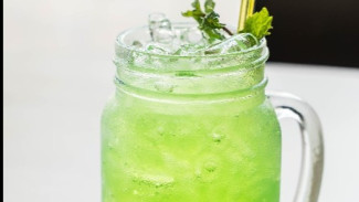 Green Apple Soda, Minuman Praktis yang Segar Bikin Adem di Rumah