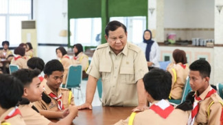 Presiden Prabowo Siapkan 330 Ribu Smart Digital Screen untuk Sekolah di Seluruh Indonesia