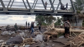 Banjir Bandang Nagekeo Renggut 4 Korban Jiwa, Helikopter Dikerahkan untuk Evakuasi dan Bantuan!