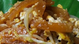 Lumpia Basah Bandung Gurih Manisnya Bikin Ketagihan