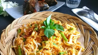 Lawar Bali Pedas Gurihnya Bikin Keringat Bahagia
