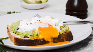 Gordon Ramsay, Creamy Mushroom Toast with Soft Egg & Gruyère