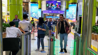 KAI Jakarta Hemat Ribuan Kertas Tiket Berkat Teknologi Pemindai Wajah