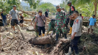Korban Jiwa Banjir Nagekeo Bertambah Jadi 8 Orang, 3 Warga Masih dalam Pencarian!