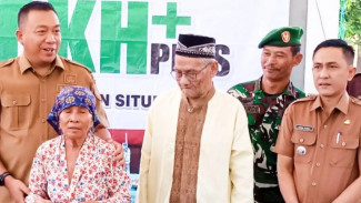 Bantuan Uang Tunai PKH Plus Disalurkan kepada 1.298 Lansia di Situbondo