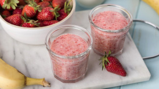 Smoothie Stroberi Pisang, Resep Sarapan Cepat dan Kaya Nutrisi