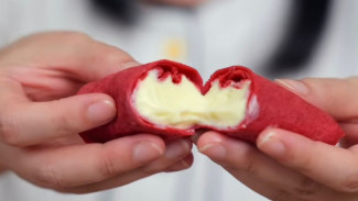Lembut Parah dan Bikin Nagih, Resep Dadar Gulung Red Velvet ala Chef Luvita Ho!
