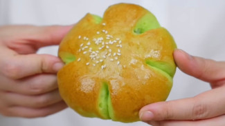 Roti Pandan Isi Kelapa, Roti Isi Favorit yang Bikin Ketagihan ala Chef Luvita Ho!