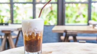 Resep Es Kopi Kelapa, Rasa Segar Manis Alami Dengan Sensasi Tropis
