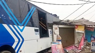 Rem Blong Diduga Penyebab Bus Transjakarta Hantam Ruko di Pulo Gebang