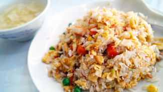 Resep Nasi Goreng Telur Orak-Arik Simpel, Menu Sarapan Praktis Anak Kos