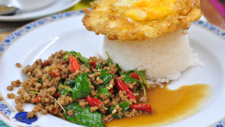 Resep Pad Krapao, Daging Cincang Kemangi Thailand yang Mudah
