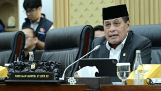 DPR Tegaskan Peran Pertamina dalam Impor BBM Adalah Amanat Konstitusi, Bukan Monopoli!