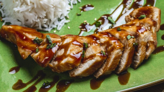 Praktis dan Lezat! Chicken Teriyaki Versi Panggang dan Tumis ala Chef Devina Hermawan
