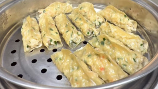 Cara Buat Pangsit Udang Kepiting Dimsum Lezat dengan Cocolan Chili Oil
