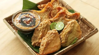Resep Batagor Renyah ala Bandung dengan Saus Kacang!